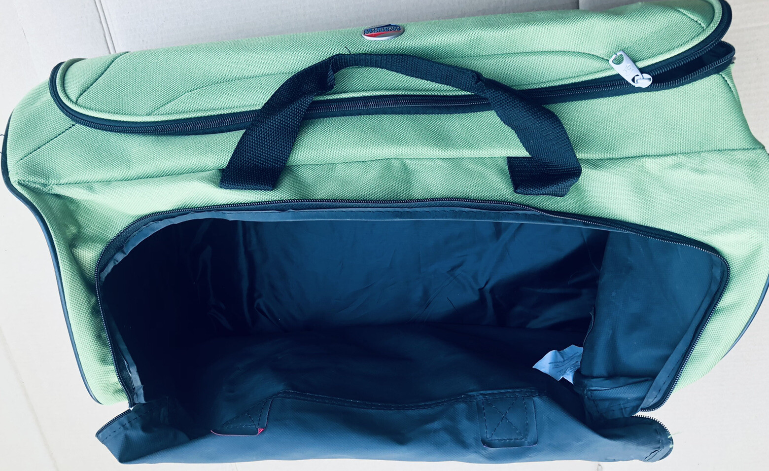 American Turister Duffle Travel Bag 21x12X12 Inches
