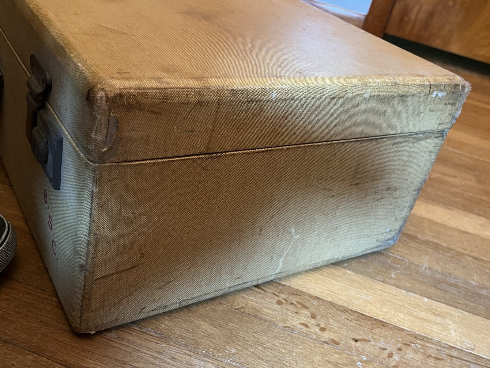 VTG Hardshell Luggage Suitcase 1940s 1950s Wrapped Wood Leather Handle