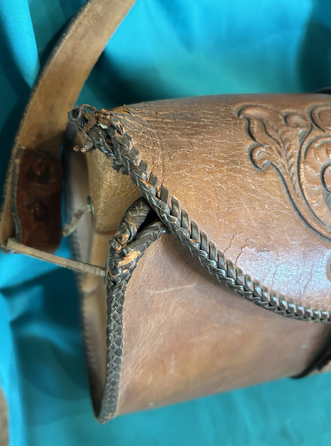 Vtg 1940s Hand Tooled Leather Western Style Travel Luggage Valise Bag X Large