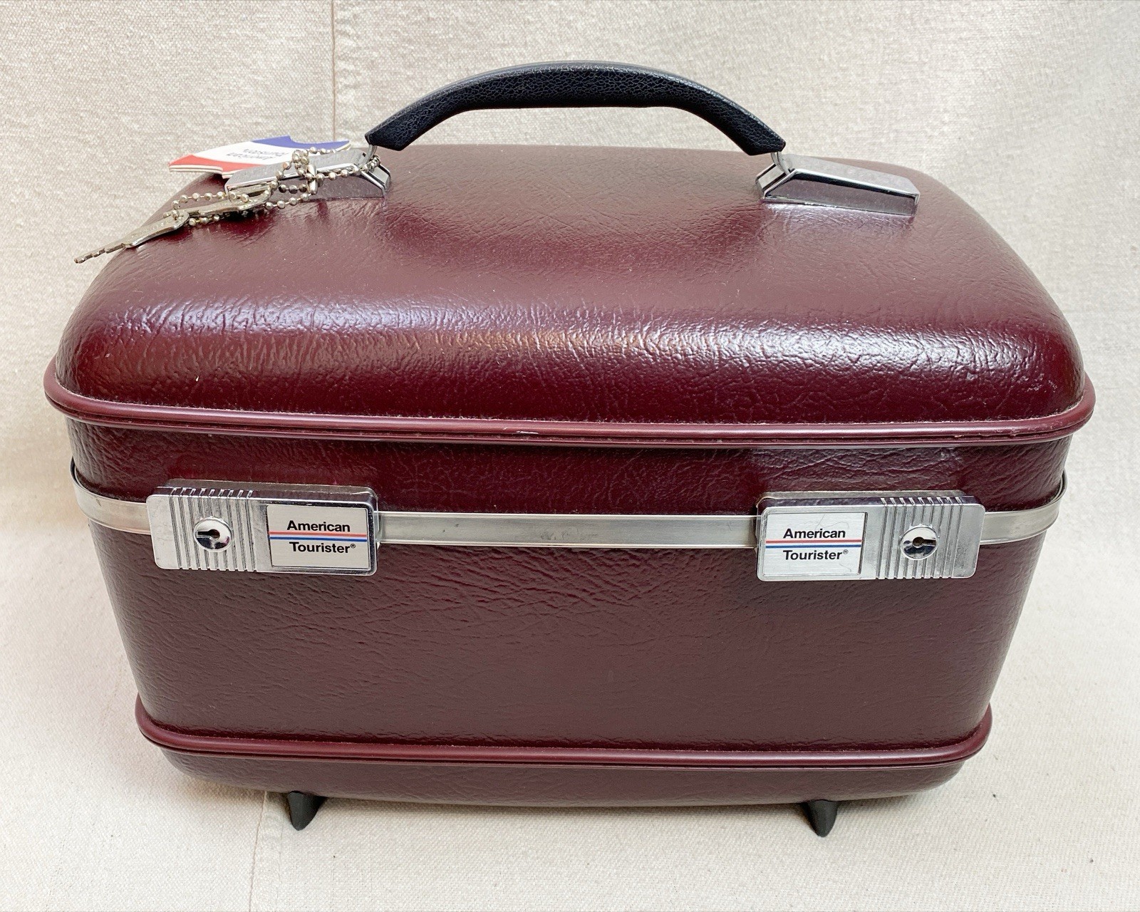 Vtg American Tourister Burgundy Hardshell Makeup Train Case Luggage w/Key & Tag
