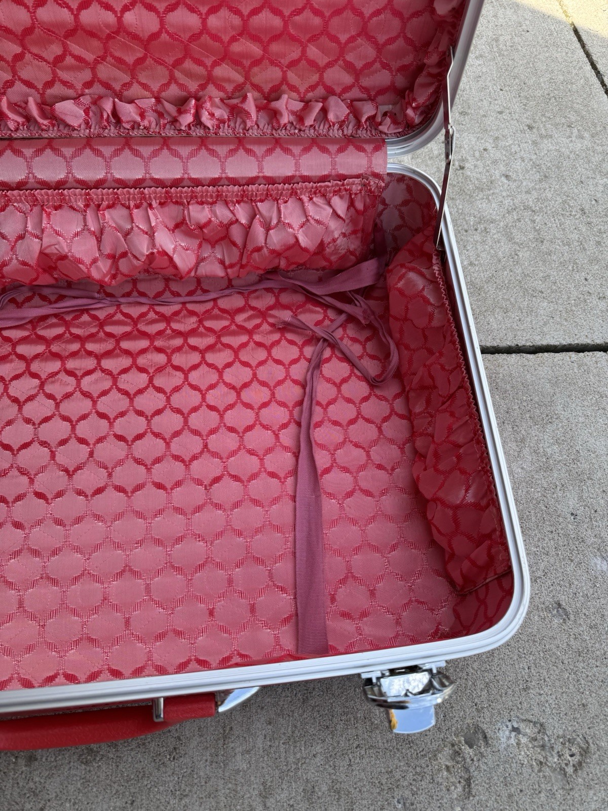 Set Of Vintage Amelia Earhart Red Travel Luggage Suitcases with KEYS