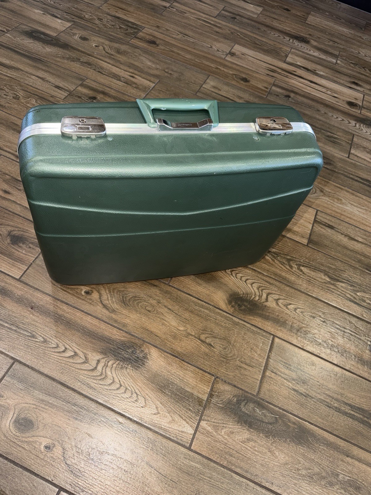 Vintage Magna-Lite Suitcase Green with Silver Accent Luggage With Original Keys