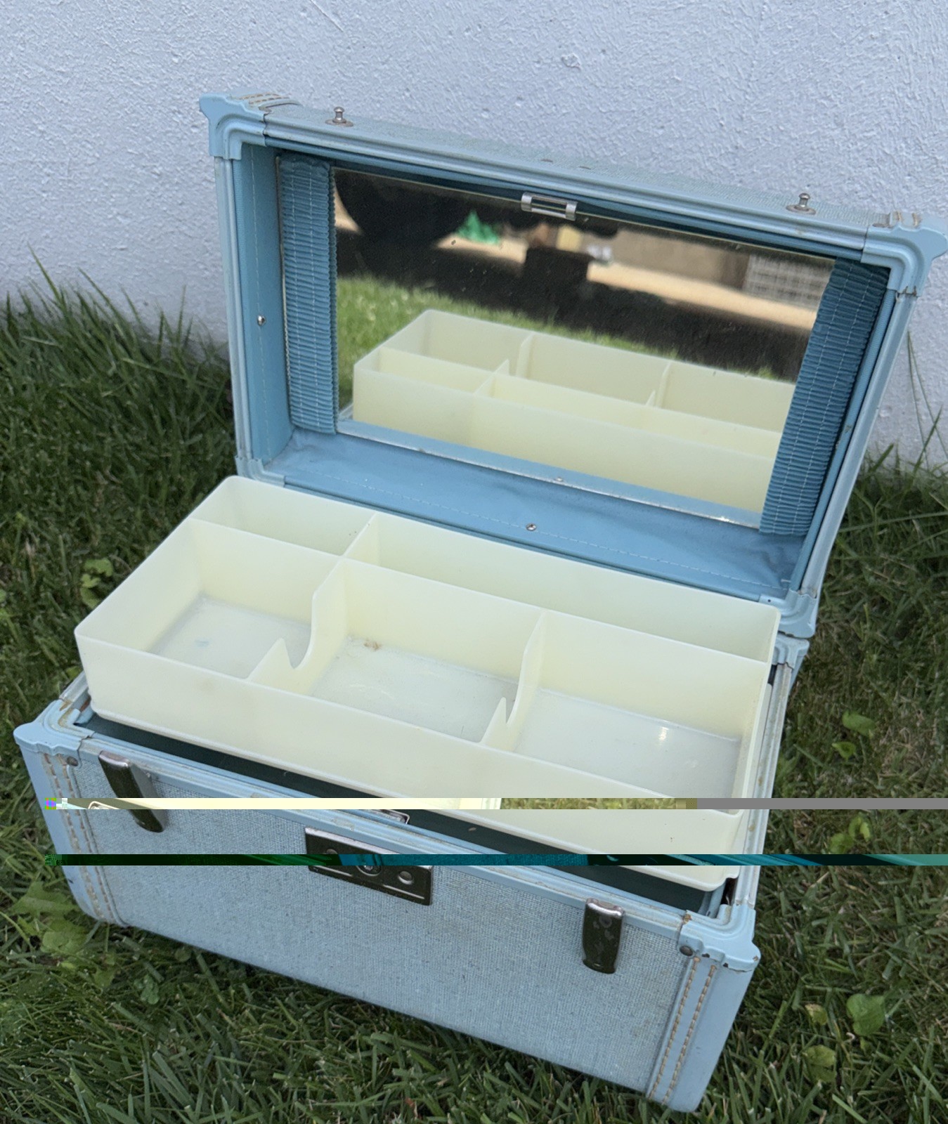 Vintage Blue-Gray Royal Traveller Samsonite Train Case Overnight Makeup Case