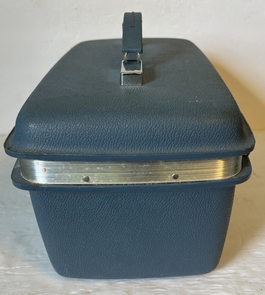 Vintage Samsonite Saturn Train Case Carry On Luggage Makeup Blue W/ Key NO Tray