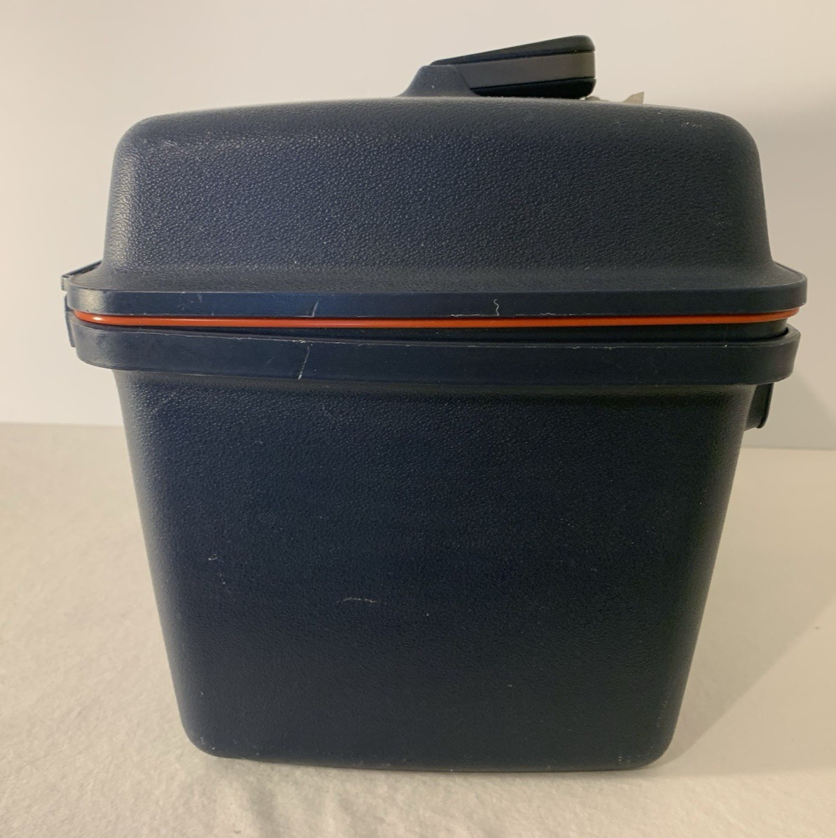 Vintage Delsey Paris Club Hard Shell Vanity Train Case Combo Blue Red Divider