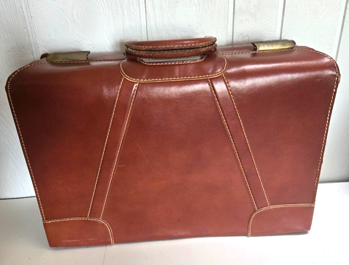 Vintage Early 1950’s Towne Saddle Brown Leather Luggage 21″L x 14″H x 7″D