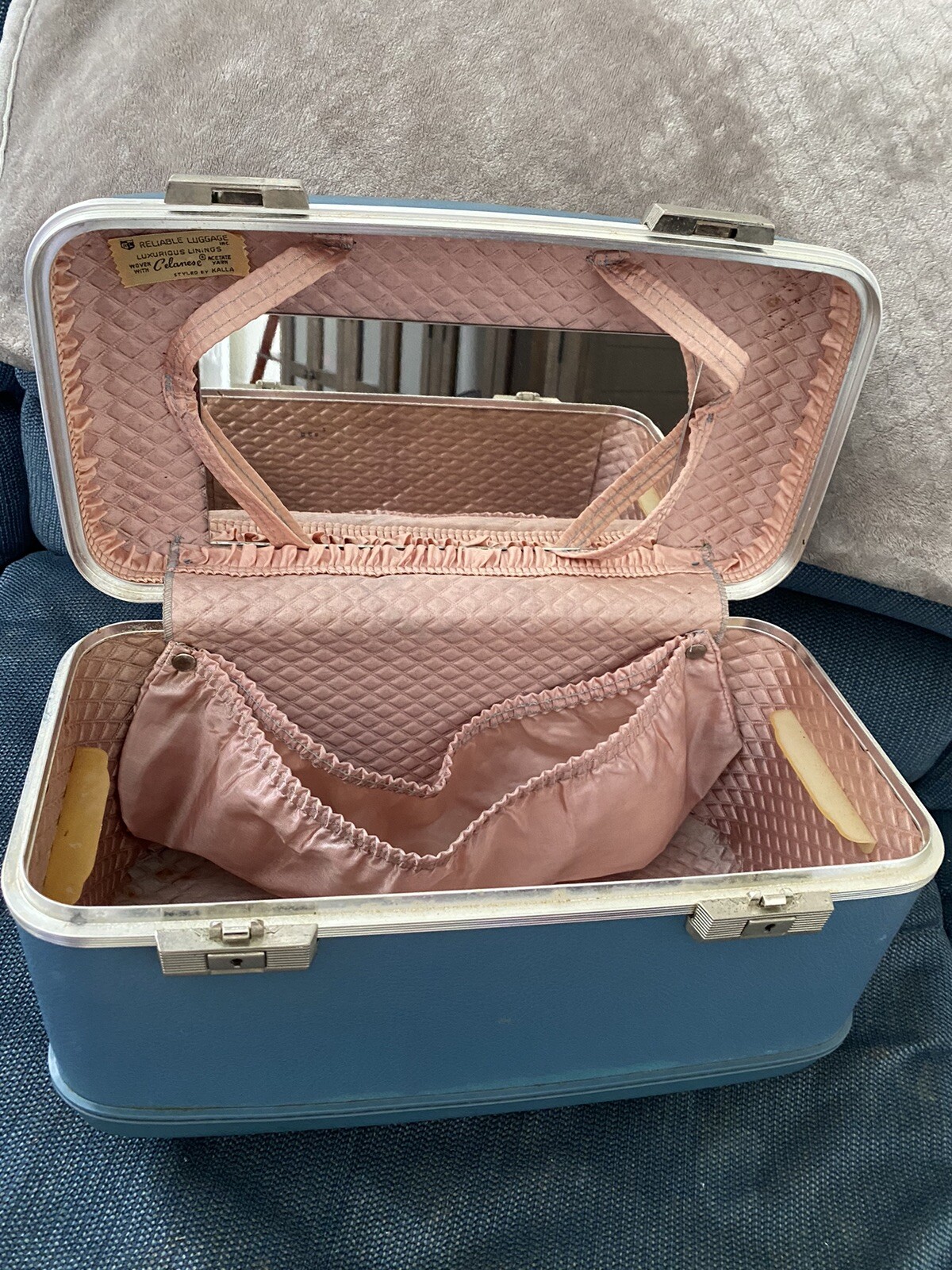 VTG Airway Train Case Mirror Travel Bag Makeup Carry On Blue Hard Shell Keys