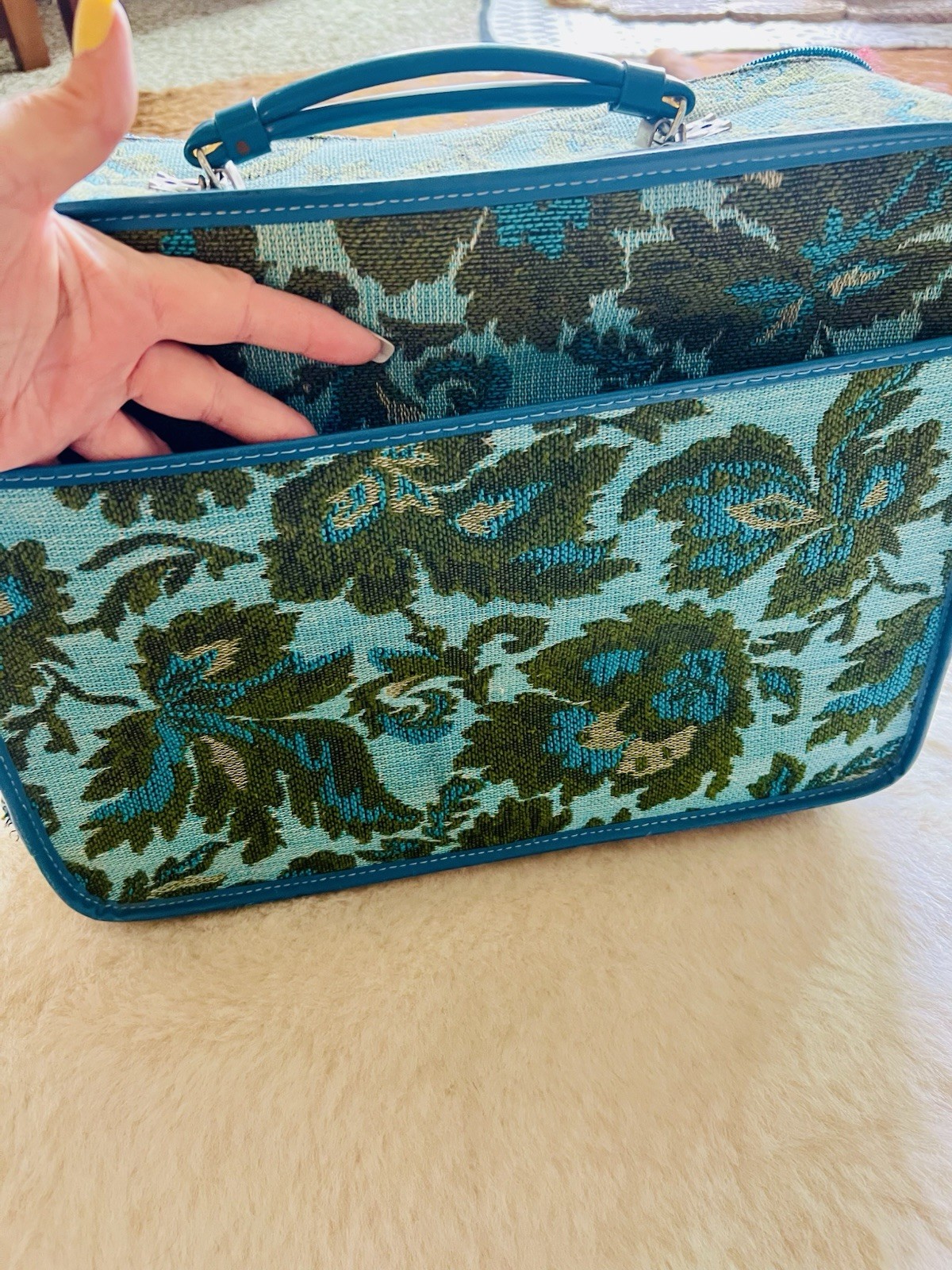 Vtg blue/green Floral 70’s Design overnight bag retro mod home decor