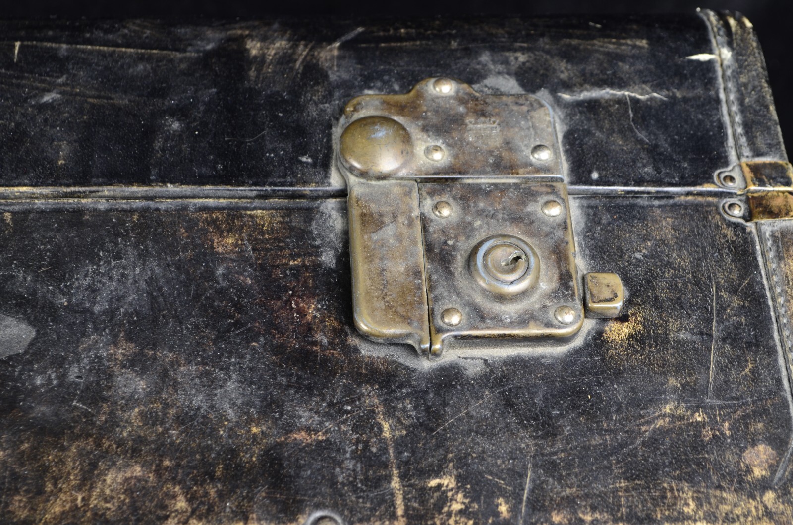 VTG Wheary Aviator Distressed Black Hard Leather Suitcase 30’s Aviation Luggage