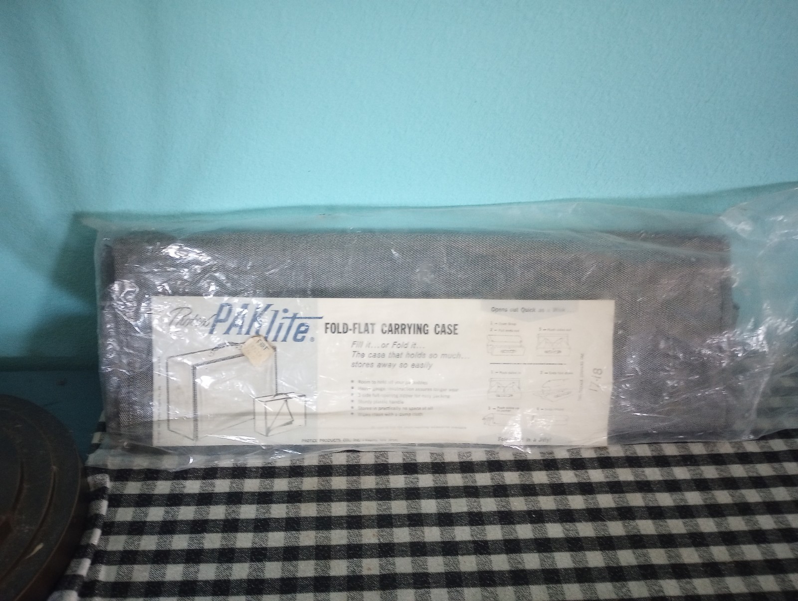 Vintage 1965 Protec Paklite Folding Carrying Case Gray Travelware Never Used 18″