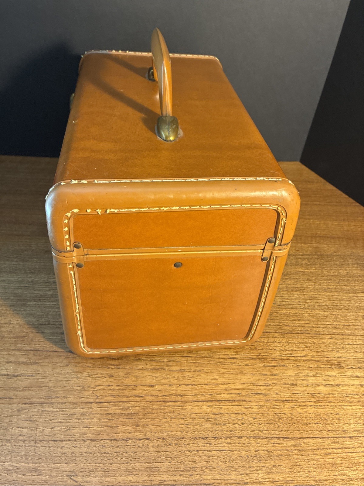 Vintage 1950s SAMSONITE Faux Leather Camel Train Case Luggage Make Up Carry On