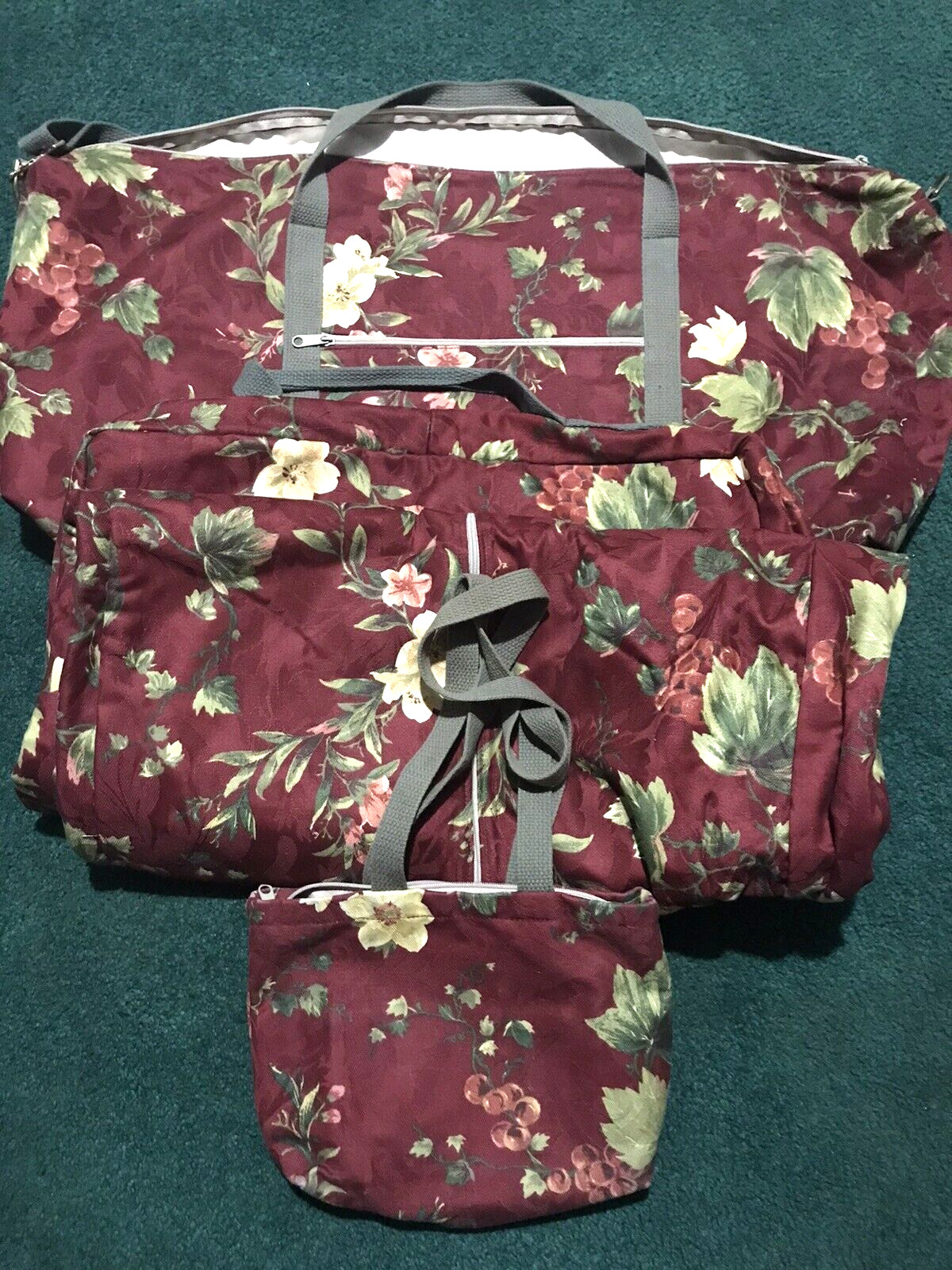 Luggage Set Floral Tapestry 3 Piece Maroon Multi-Color Pockets Handles Vintage
