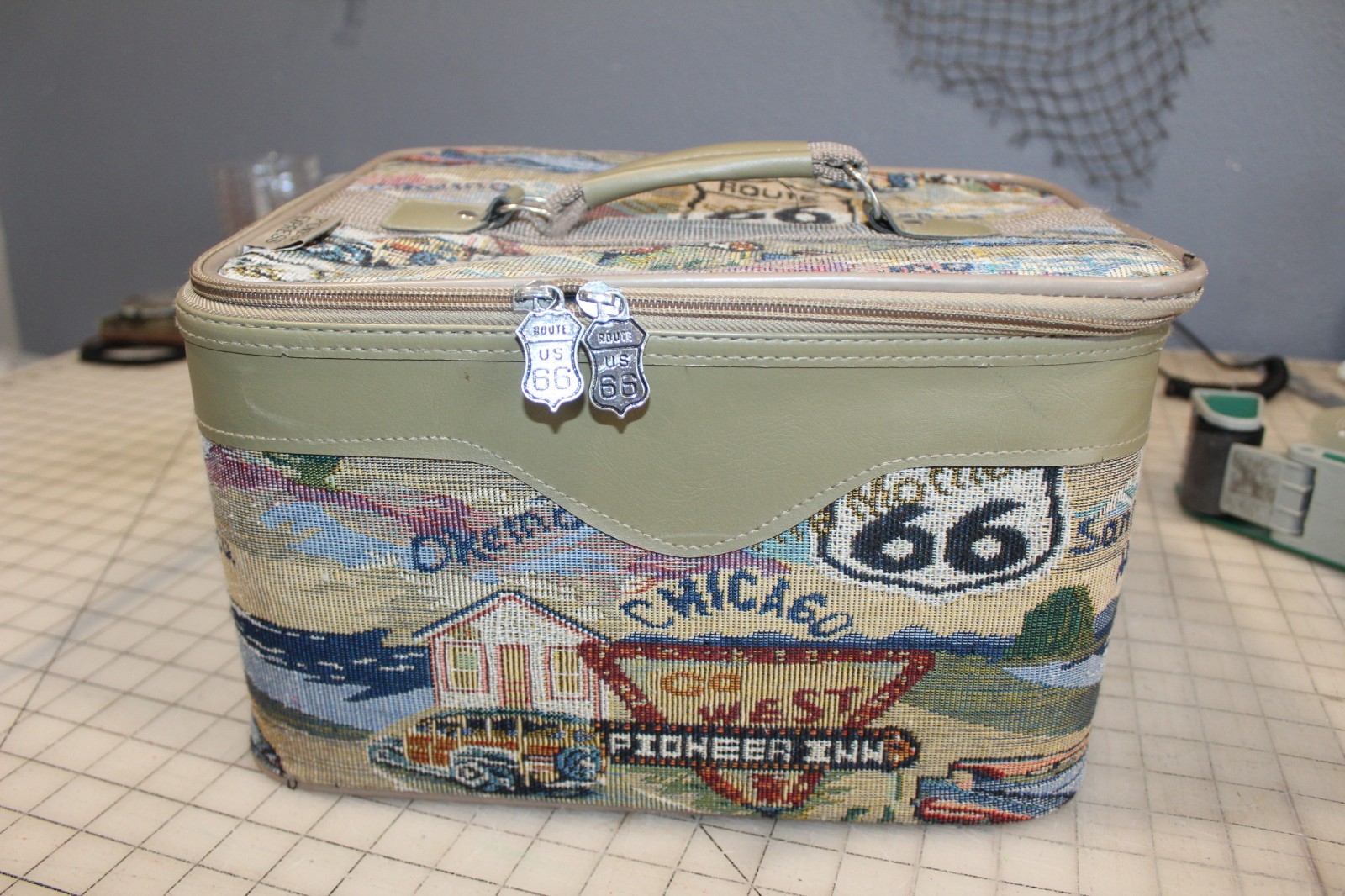 VTG Pioneer Express Route 66 Tapestry Travel Makeup Hard Suit Case/Bag W/Mirror