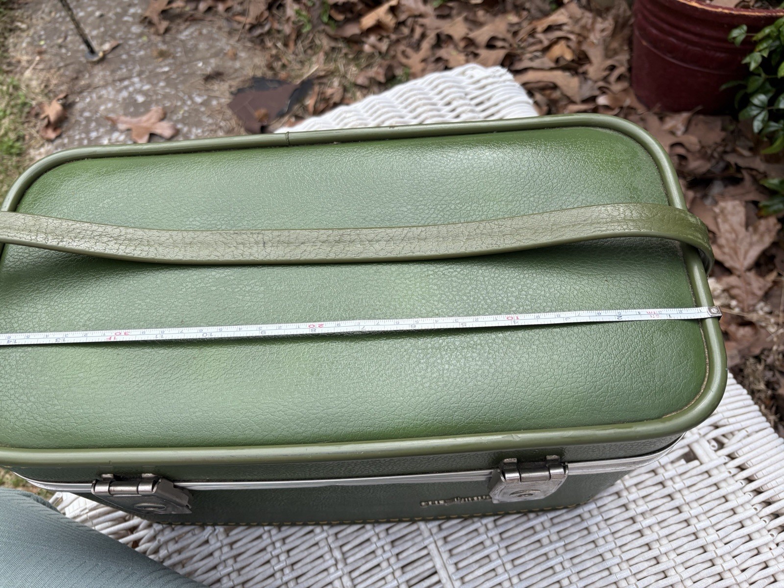 ADORABLE VINTAGE Overnight Luggage By Airway With The Key 15″wide 8″ Tall Green
