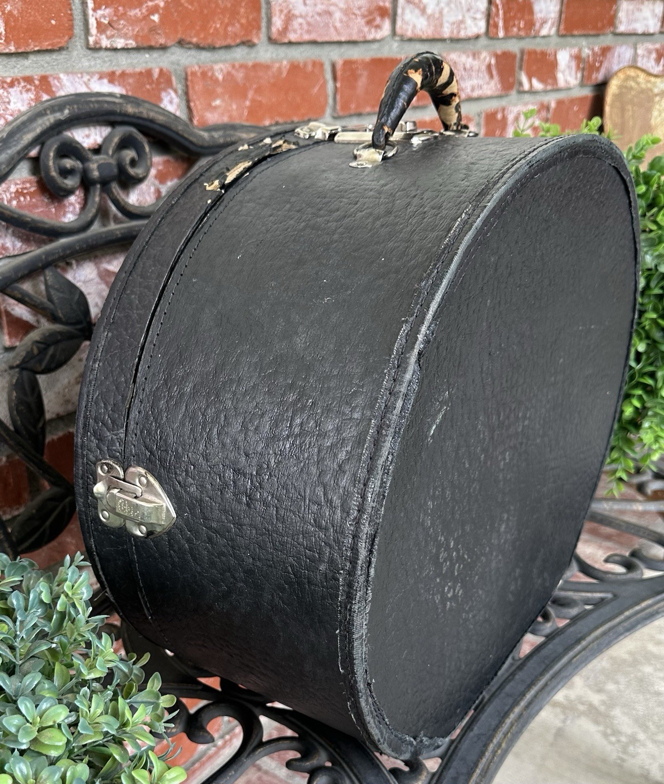 Vintage Hat Box Luggage; Black W/Green Floral Inter; Leathr Hndl/Slvrtone Clasps