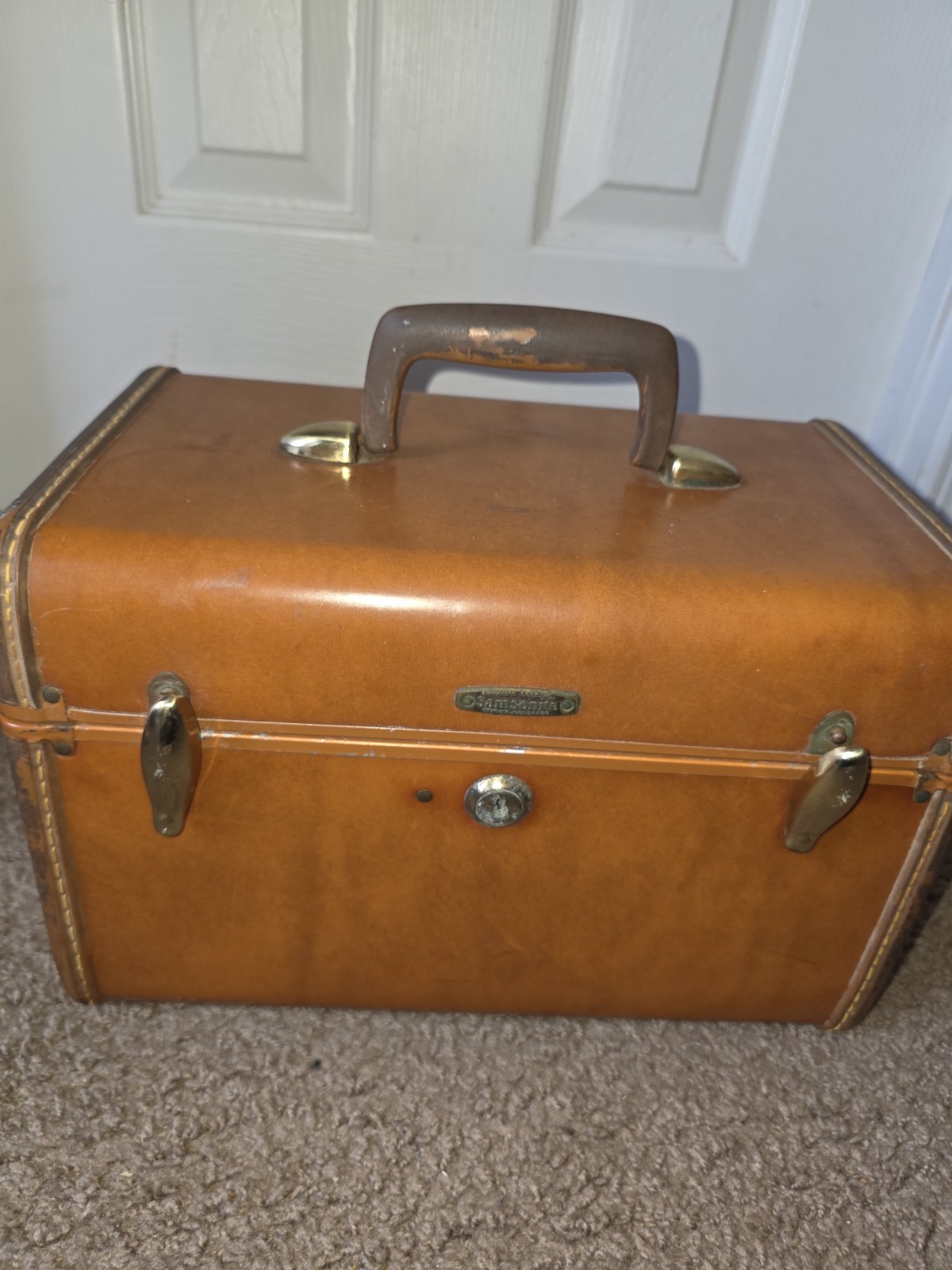 Vintage Samsonite Train Luggage W/Key Style 4612