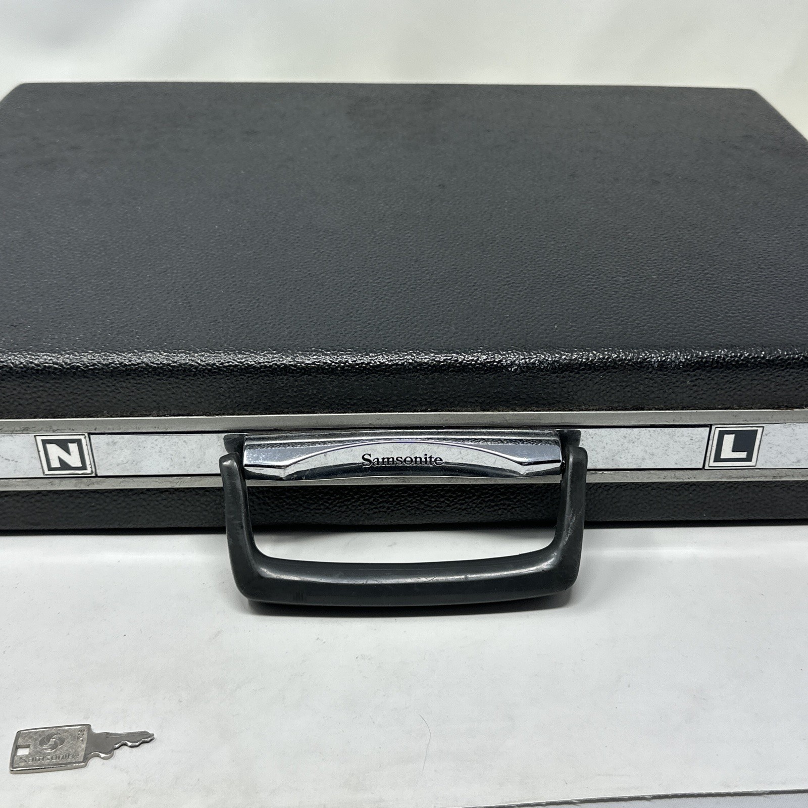 Samsonite VTG. 1970’s Executive Hard Shell Briefcase w/Key