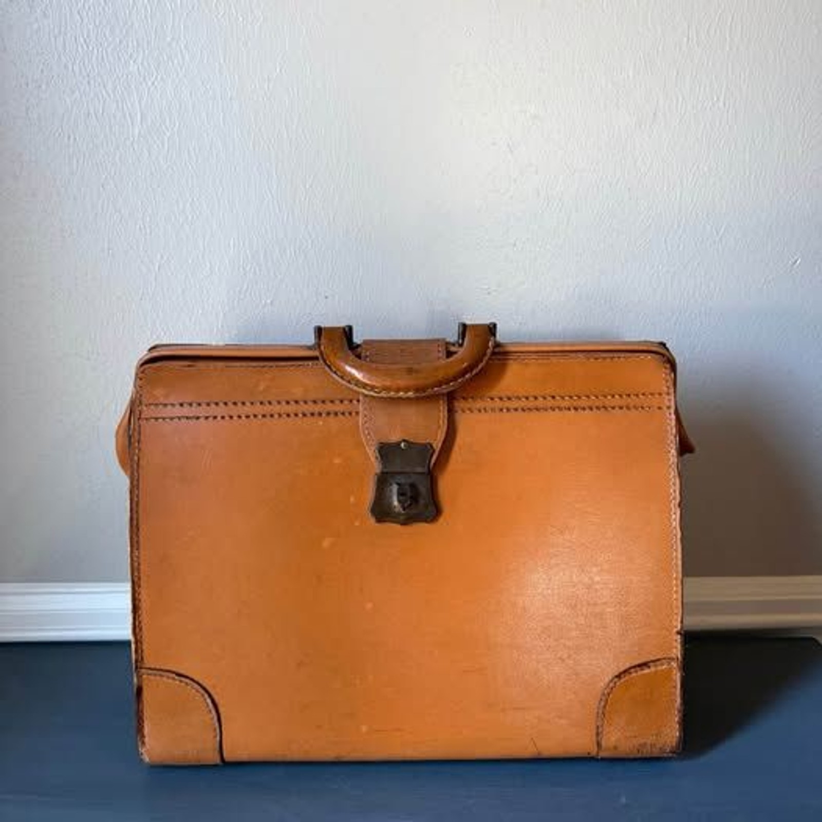 Vintage 1940s Lexington Quality Genuine Cowhide Gladstone Bag/Briefcase
