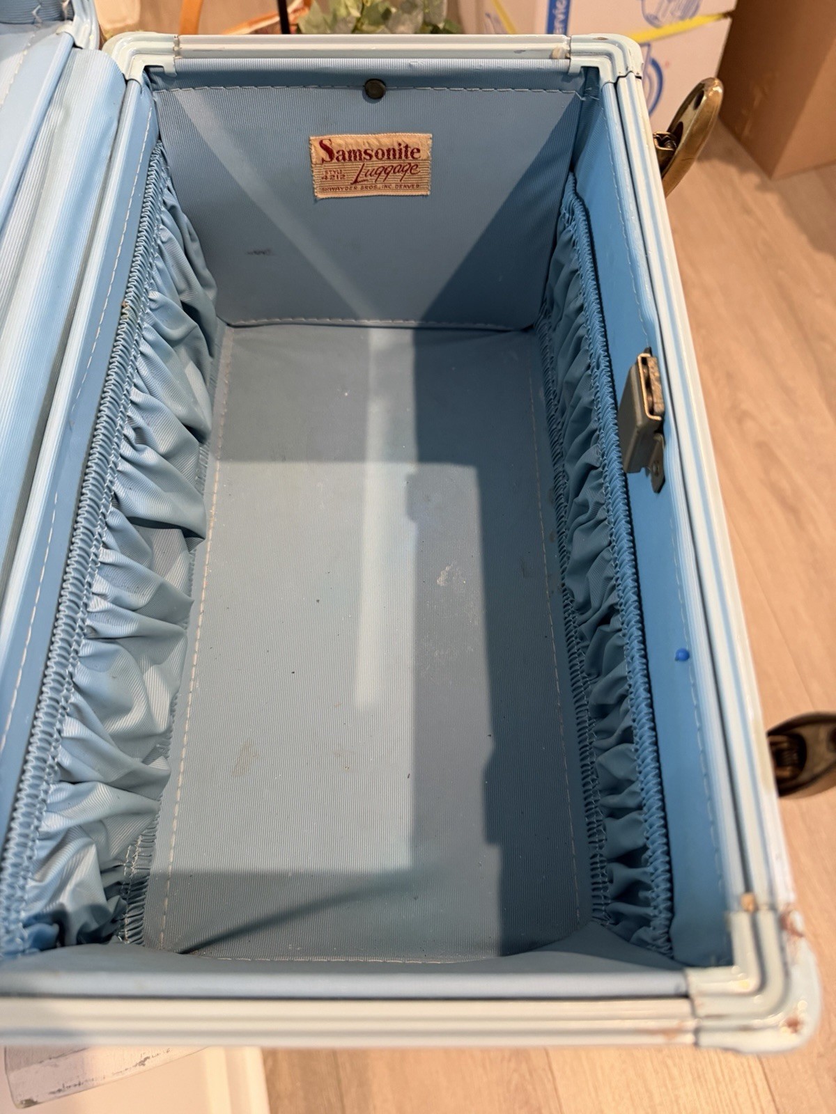 VINTAGE SAMSONITE STREAMLITE BLUE TRAVEL CASE WITH TRAY