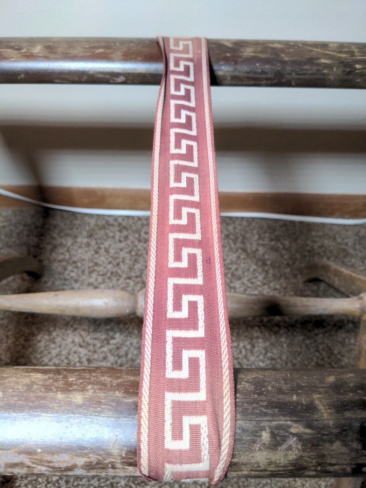 VTG WOOD CARVED FOLDING LUGGAGE BAG RACK ROMAN KEY PATTERN 3 STRAP