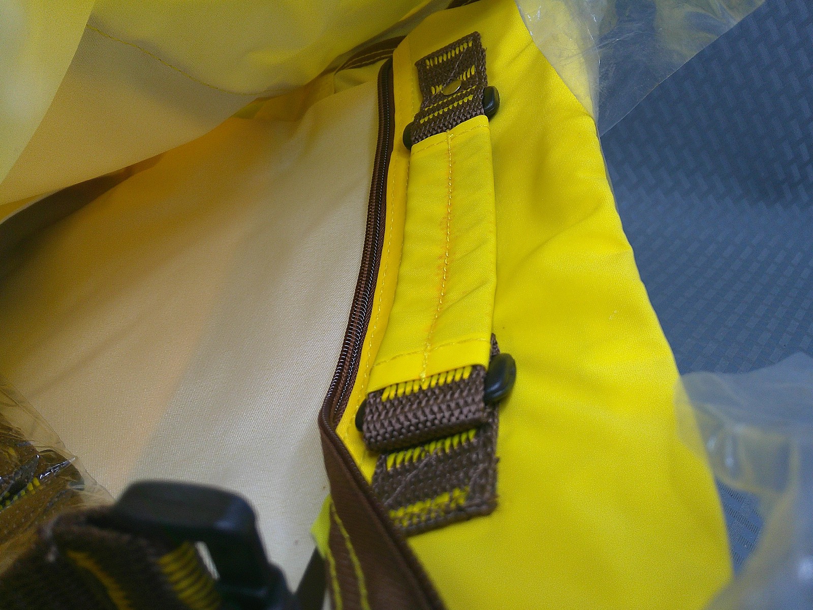 Vintage Brendan Tours Nylon Vinyl Travel Bag Yellow Strap Pocket Zipper Ireland