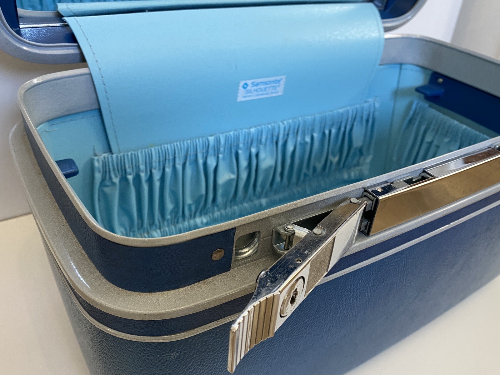 Vtg Samsonite Train Case Blue Hard Shell Cosmetics Luggage w/ Mirror 1960s