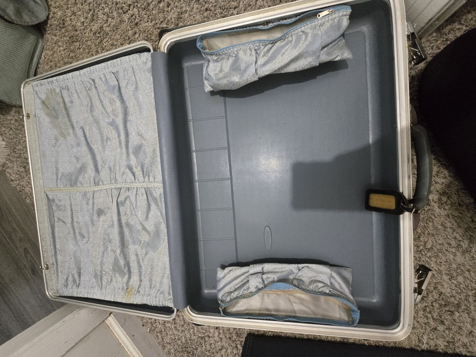Vintage Sears Forecast Suitcase Gray – Hard Case Luggage 20″ No Key
