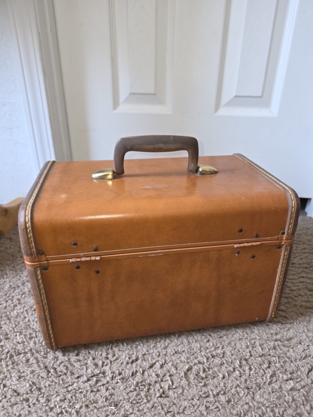 Vintage Samsonite Train Luggage W/Key Style 4612