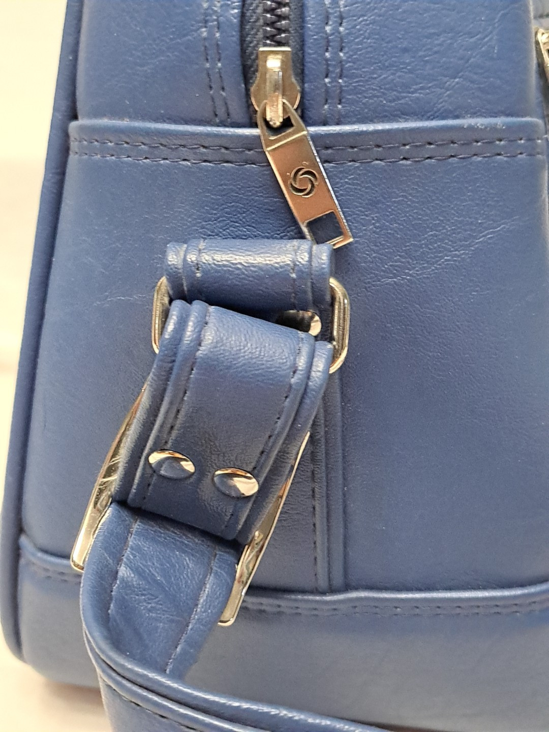 Vintage Samsonite 1970’s Travel Luggage Carry On Shoulder Bag Royal Blue EUC