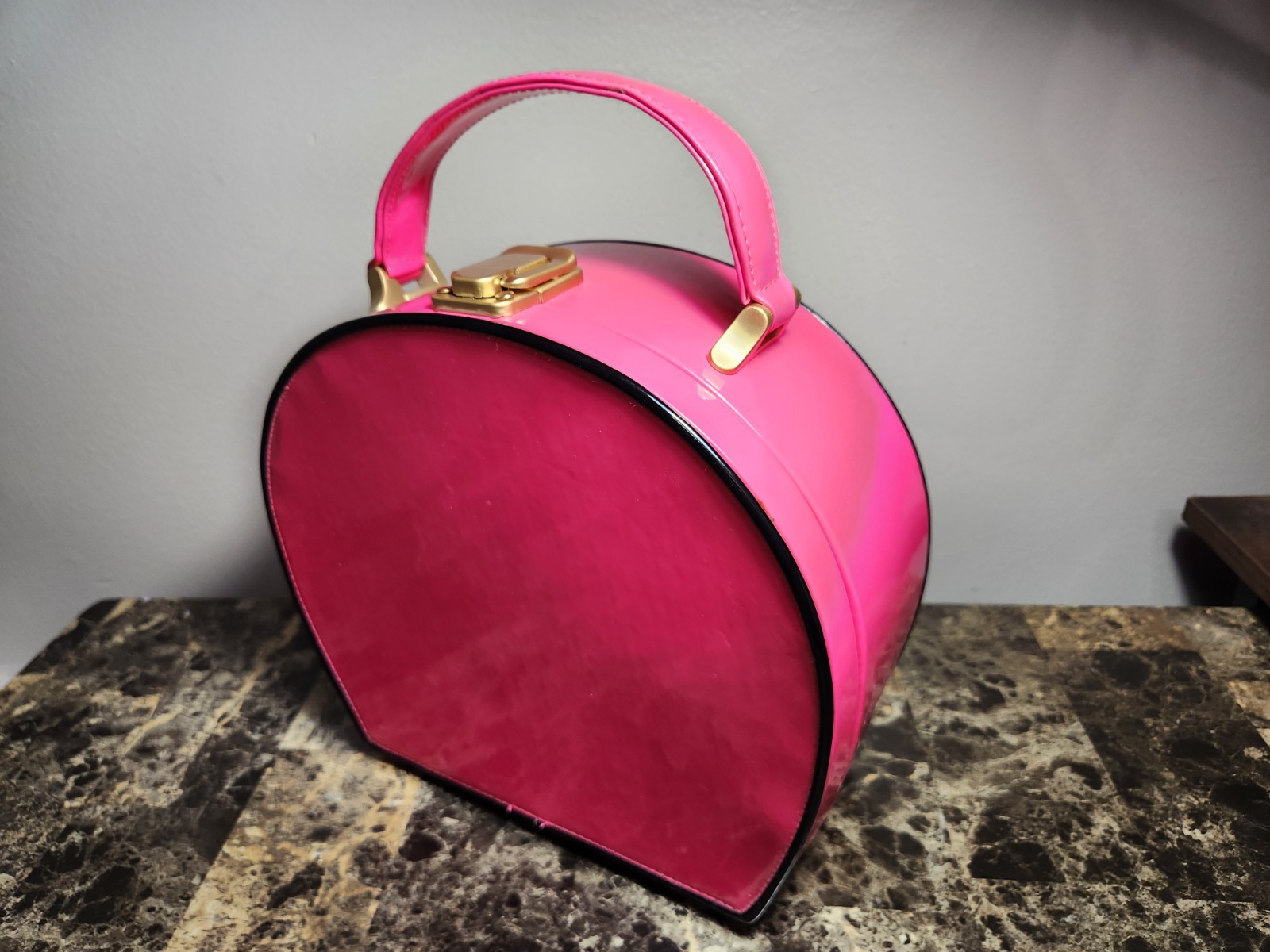 Retro Hot Pink Gloss Leatherette Hard Shell Train Style Cosmetic Travel Case