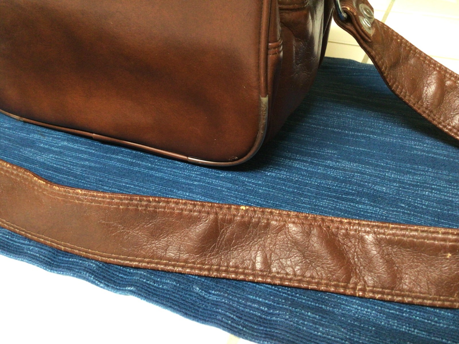 Vintage Brown Travel Bag Luggage Carry On Soft Vinyl Tote Shoulder Strap ~718A