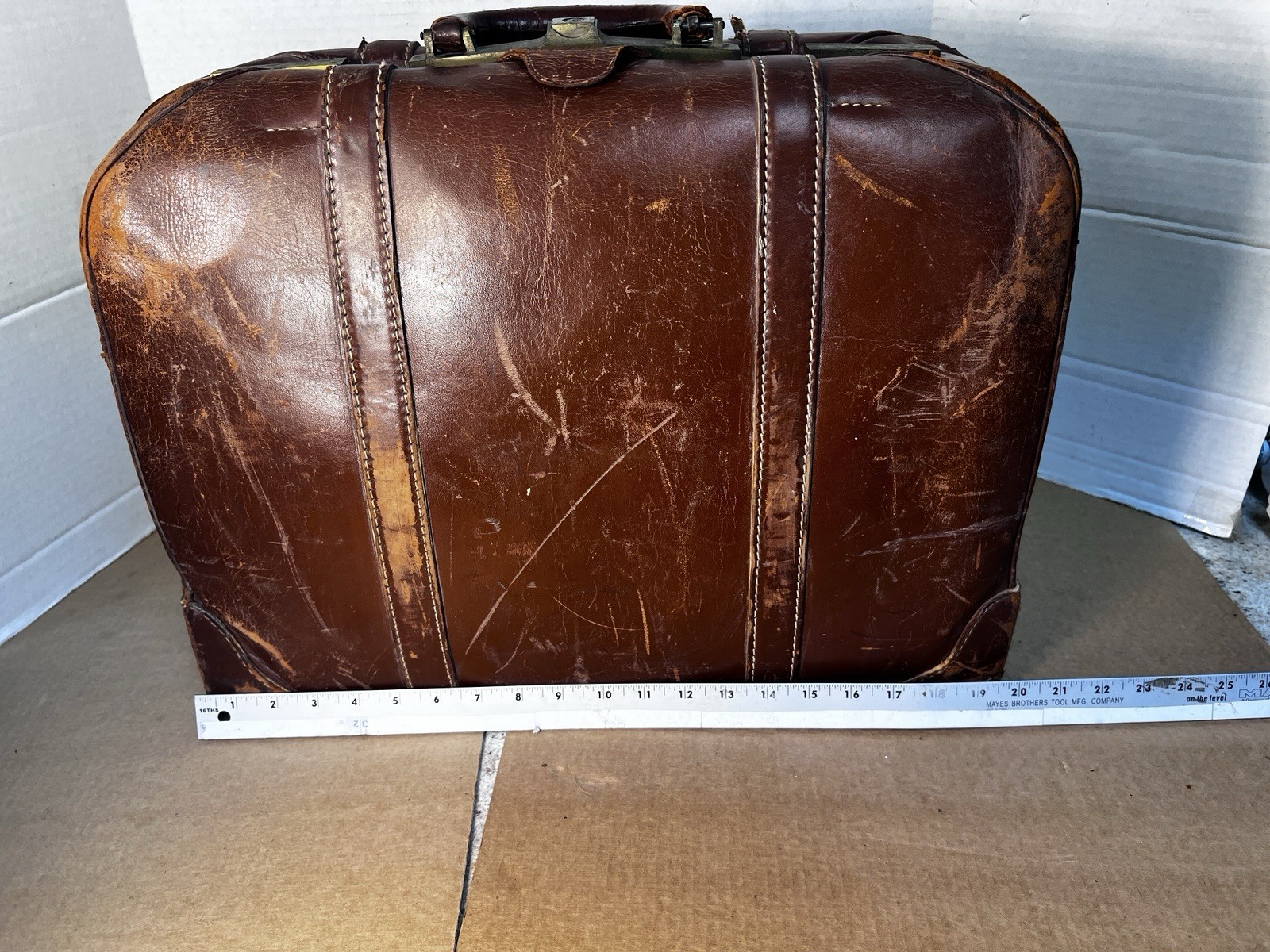 Vintage Top Grain Cowhide Leather Luggage Suitcase Doctor Bag 20x15x8 Distressed