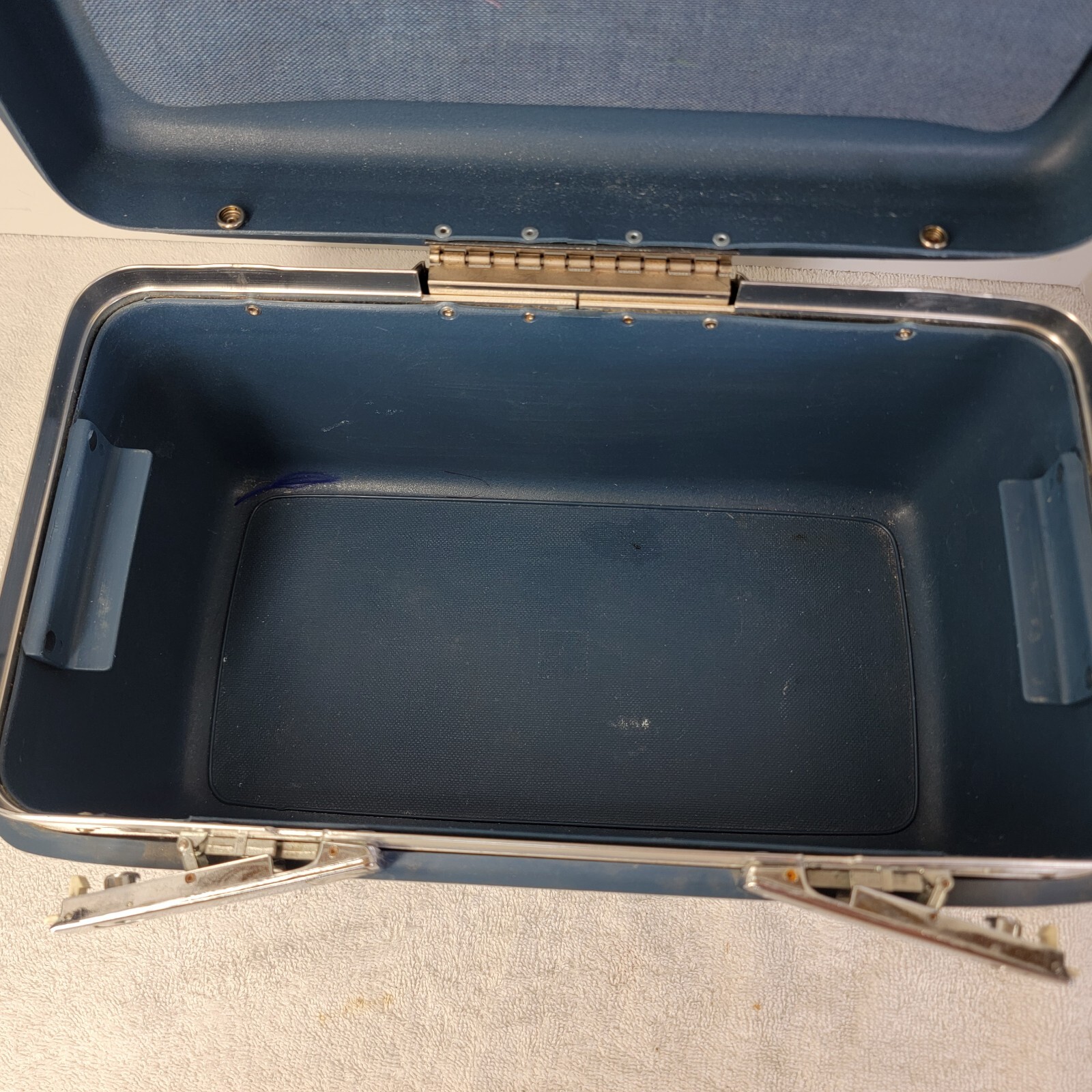 Vintage Samsonite Blue Train Makeup Carry On Hard Case With TRAY – NO KEYS