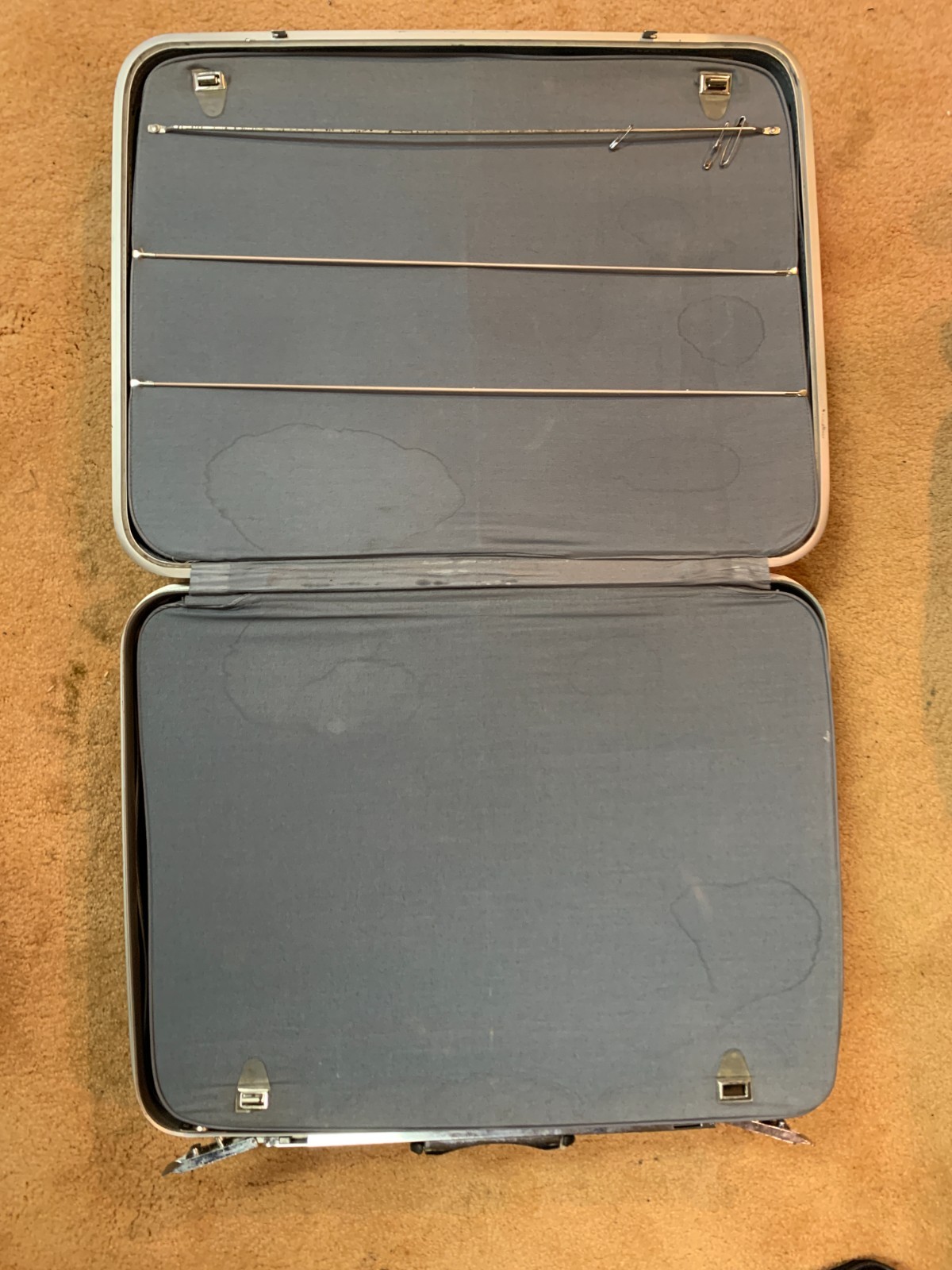 Vintage 1960s Samsonite Silhouette Hard Shell Suitcase Luggage MCM Gray Key