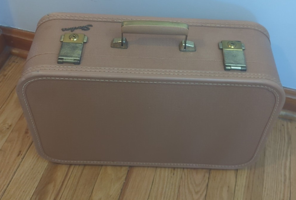 VINTAGE Luggage/Travel LADY BALTIMORE STARLINE SUITCASE 18″X11″6″ Beige Hardtop
