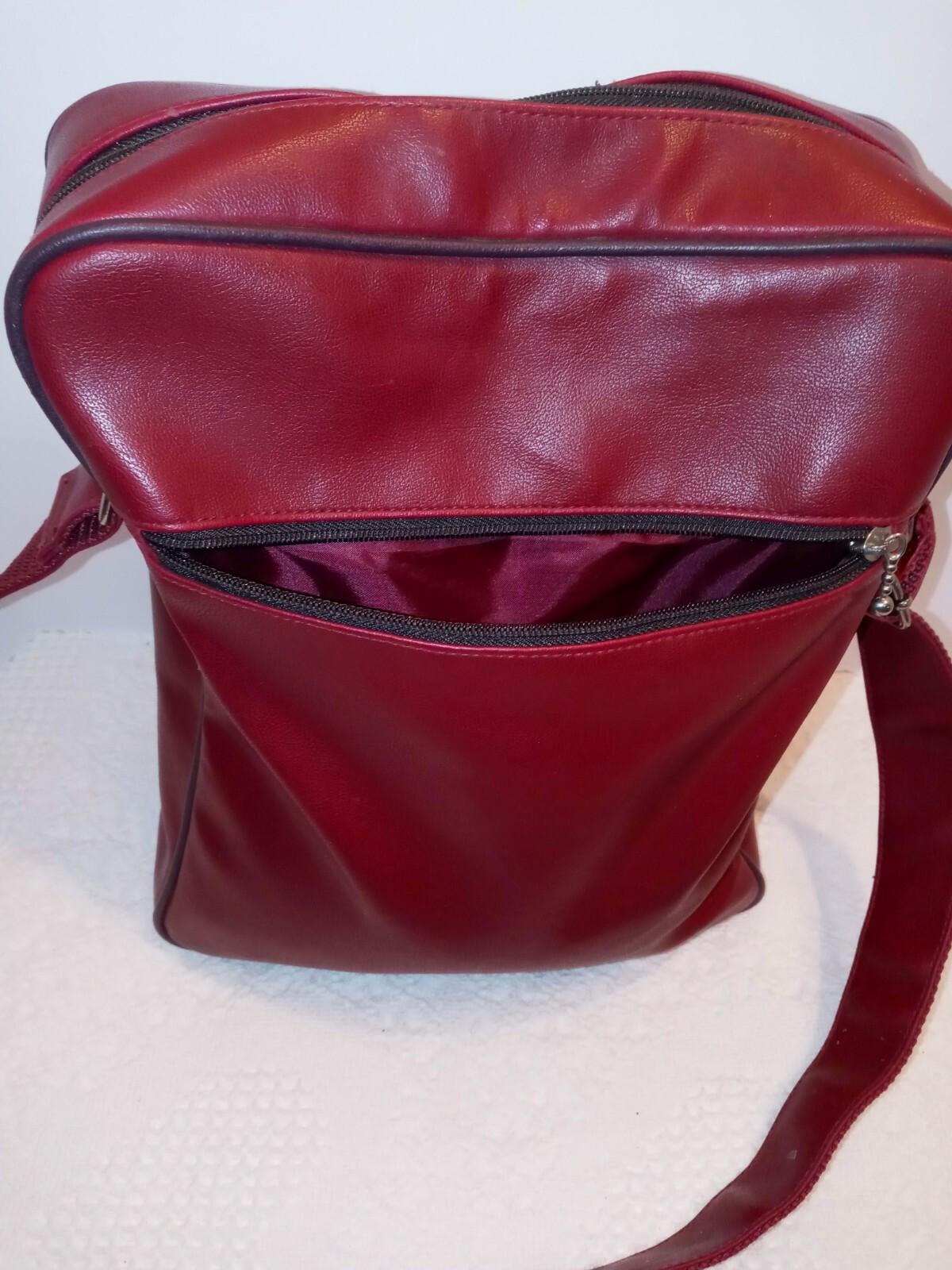 Vintage Final Destination Travel Bag. Deep Shoulder bag carry on shoulder strip