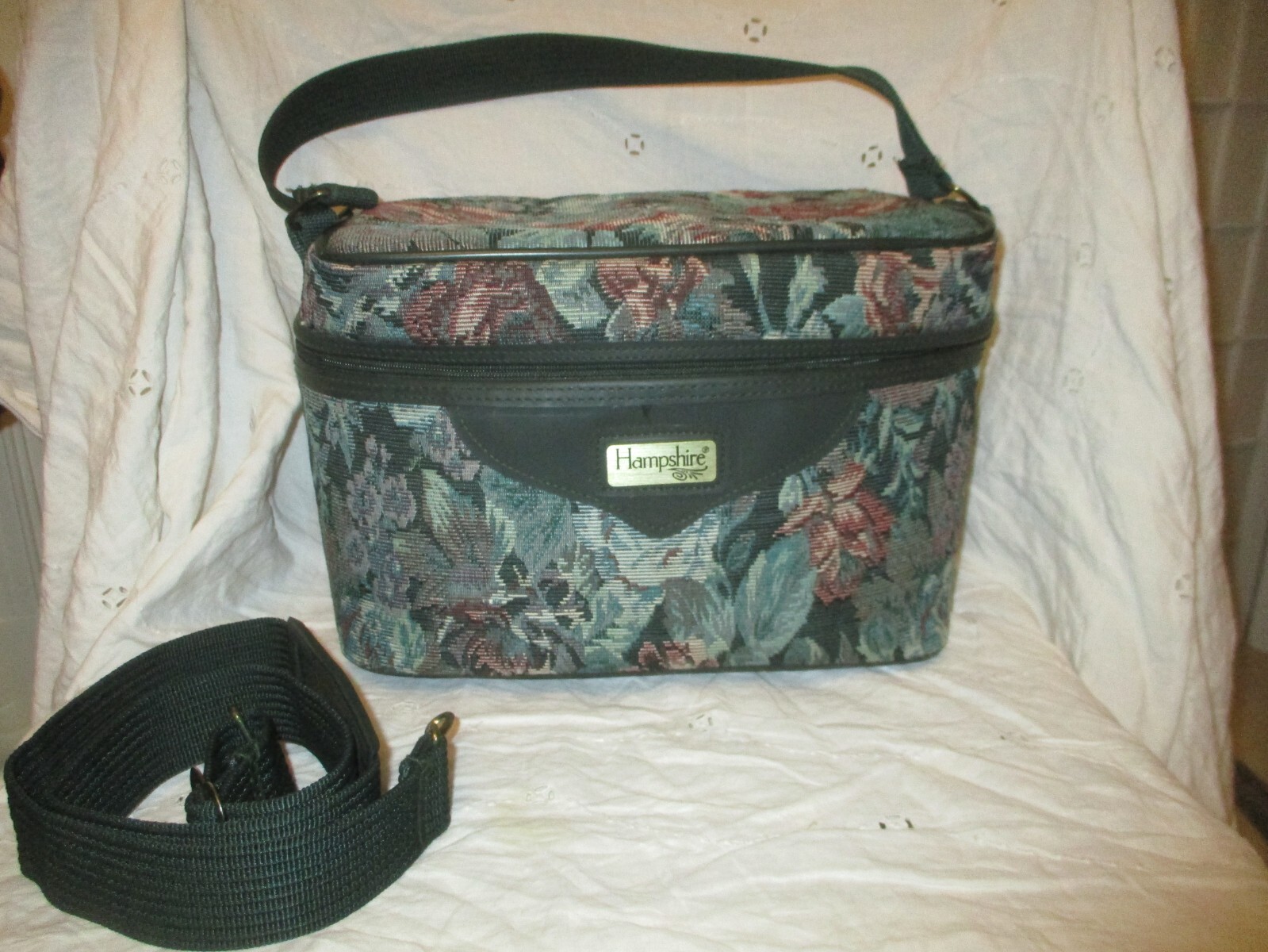 Hampshire vintage retro tapestry overnight travel bag