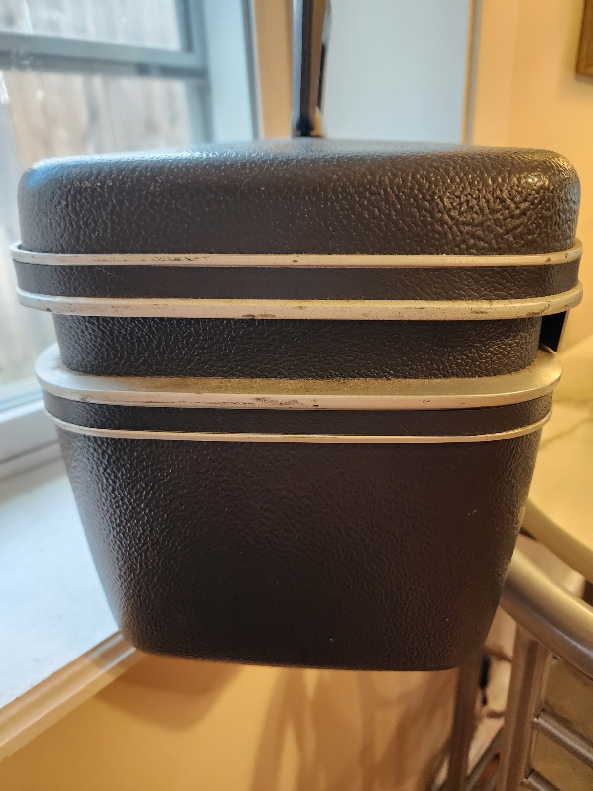 Vtg 1960s Samsonite Silhouette Gray Hard-Shell Vanity Train Case Orig Keys Tray