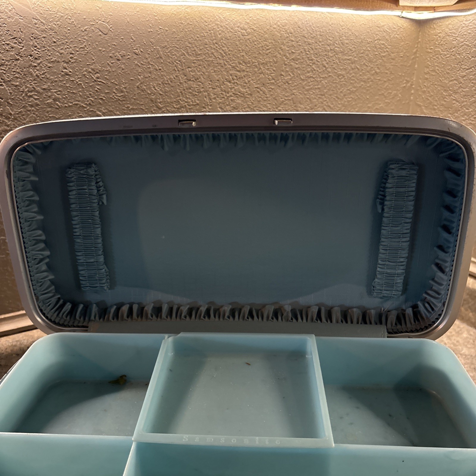 Vintage Blue Silhouette Samsonite Hard Shell Luggage Make Up Case USED