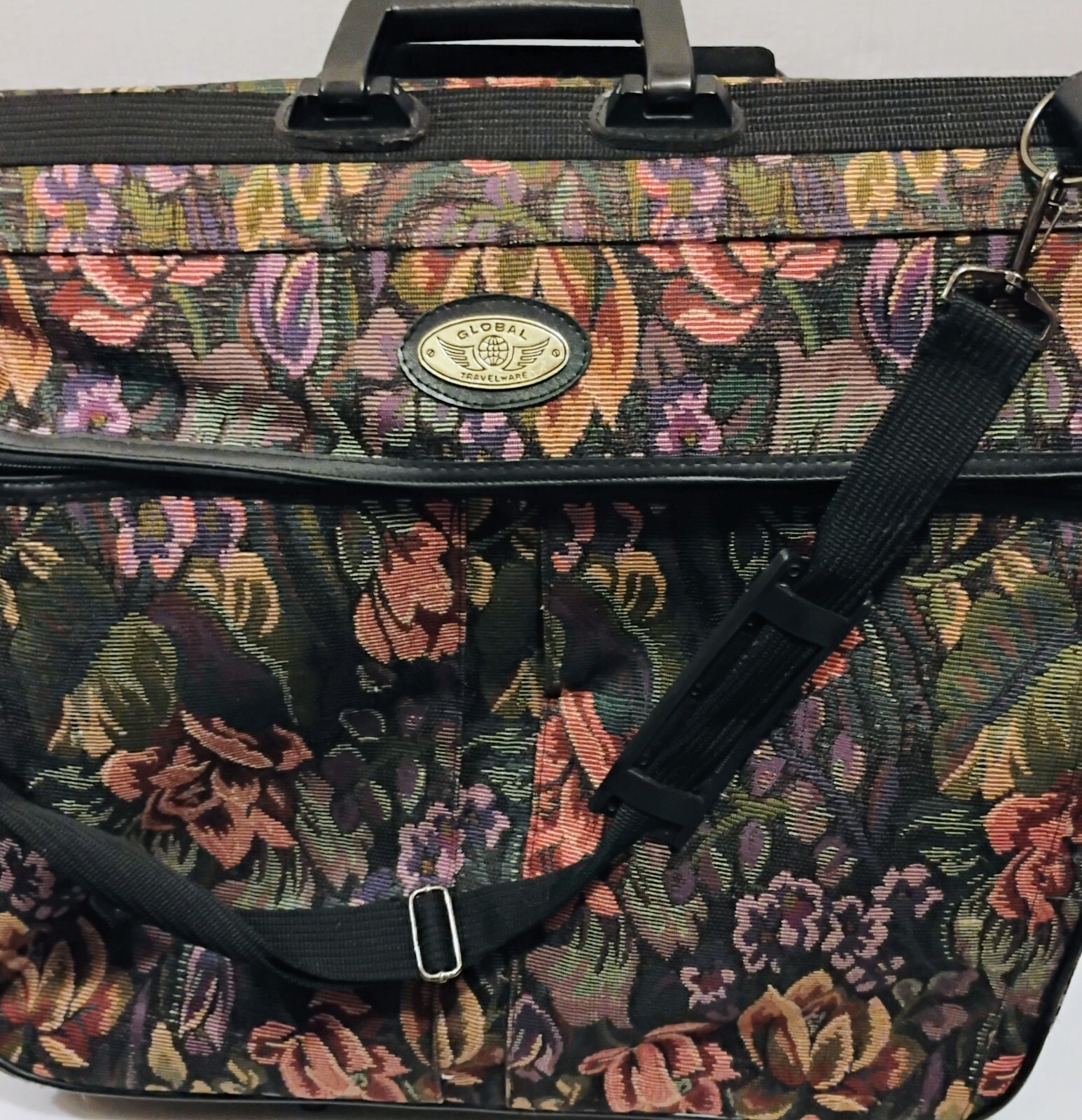 Vintage Global Travelware Tapestry Rolling Luggage Suitcase Floral 20″ L 23″ W