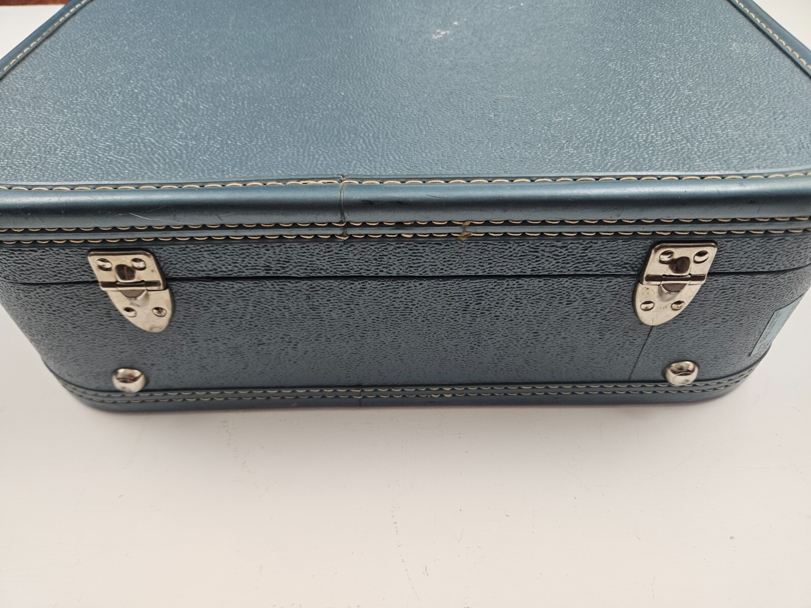 Vintage Baby Blue Hard Side Suitcase Luggage Travel – No Keys – 17″X11″