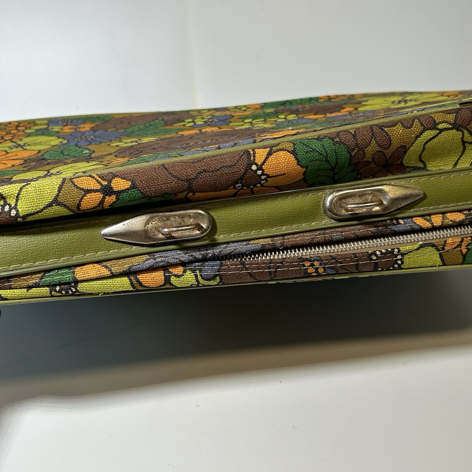 Vintage 1960s 1970s Flower Power Bright Floral Travel Bag Suitcase 16X12 READ