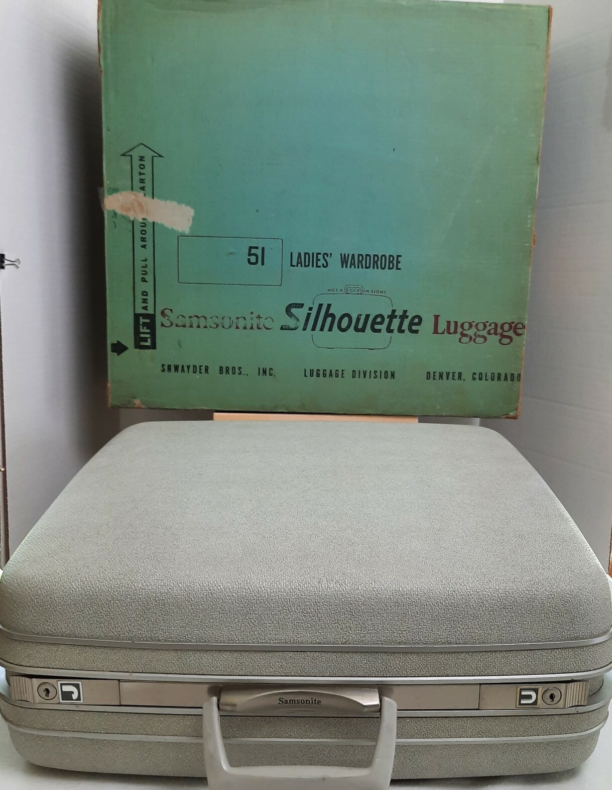 Shwayder Samsonite Silhouette Platnium Grey Ladies Luggage w/Key/Hangers/Box 50s