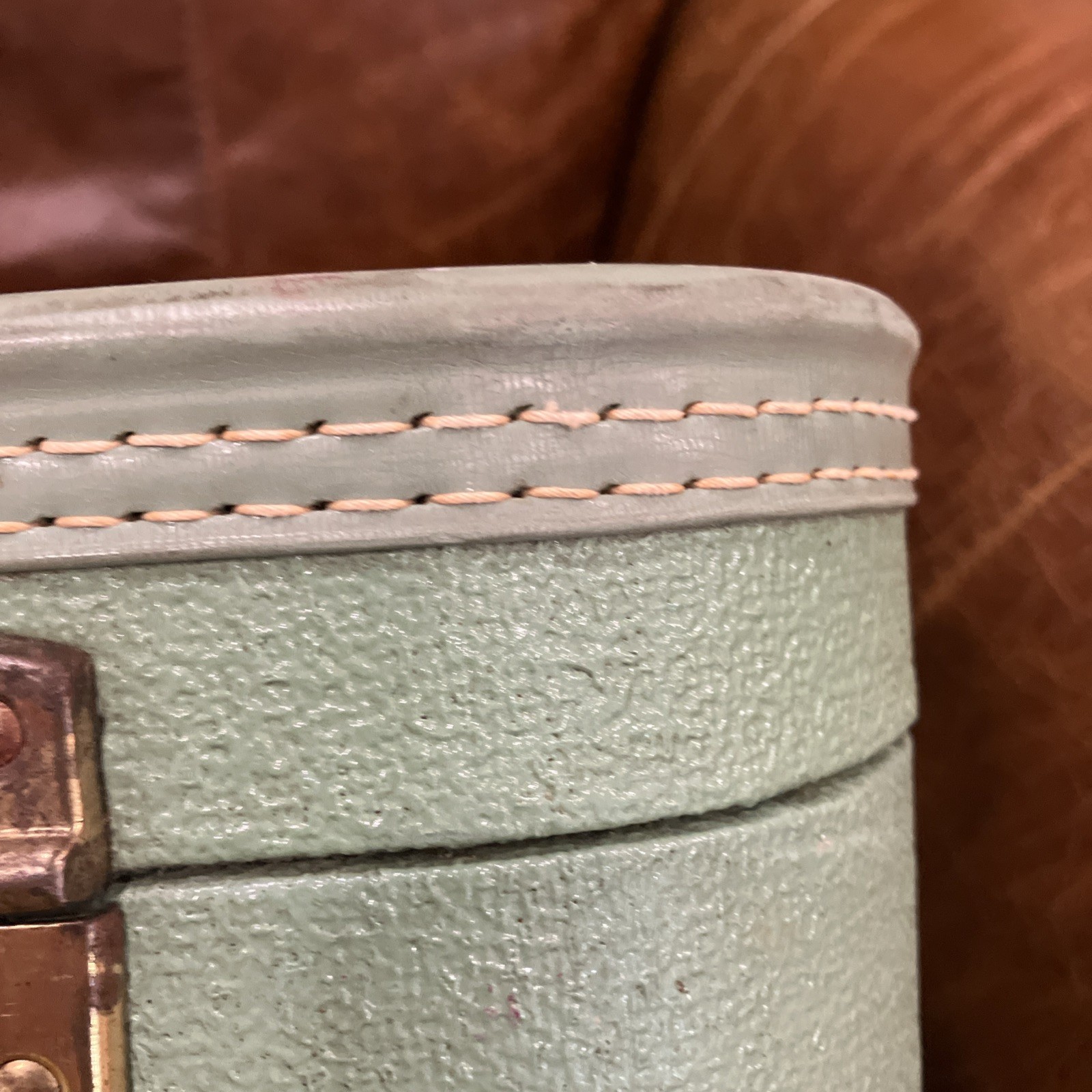 Vintage 1950s Starline Luggage Suitcase Green Brass Latches No Key 21”x14”x7”