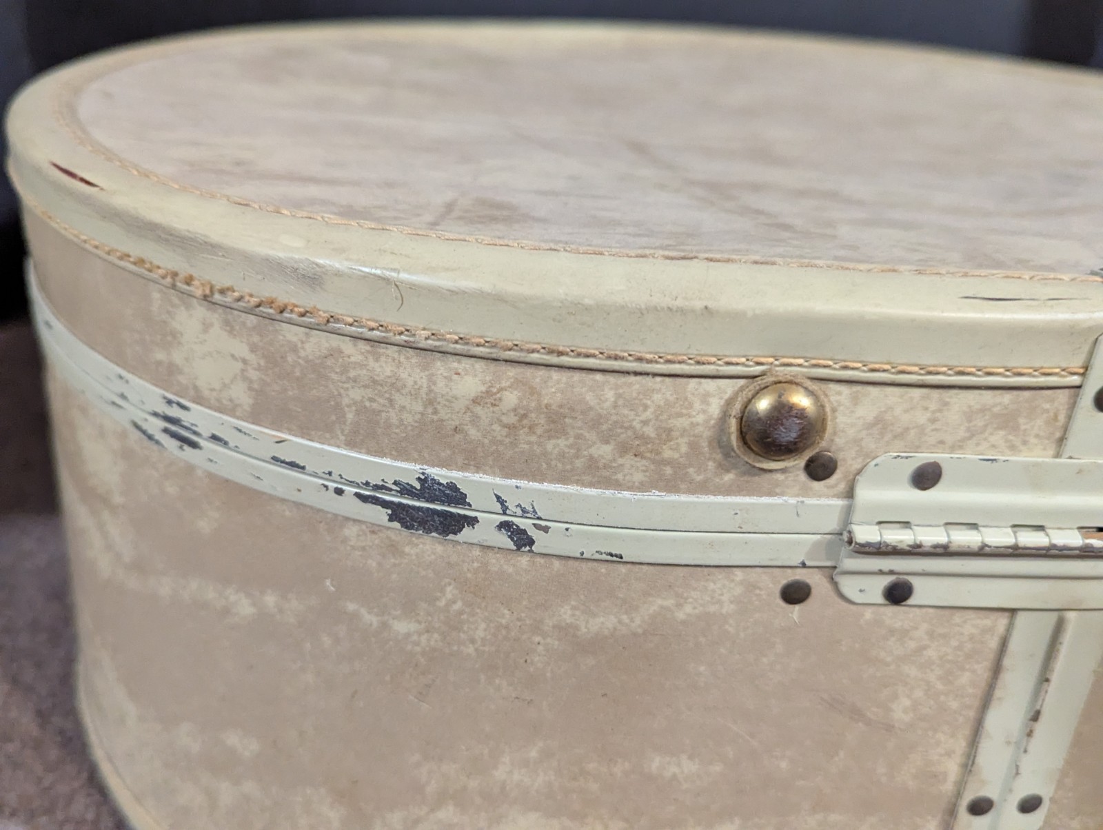 Vintage Samsonite Round Hat Box Suitcase 4520 Marbled Ivory Beige Swirl No Key