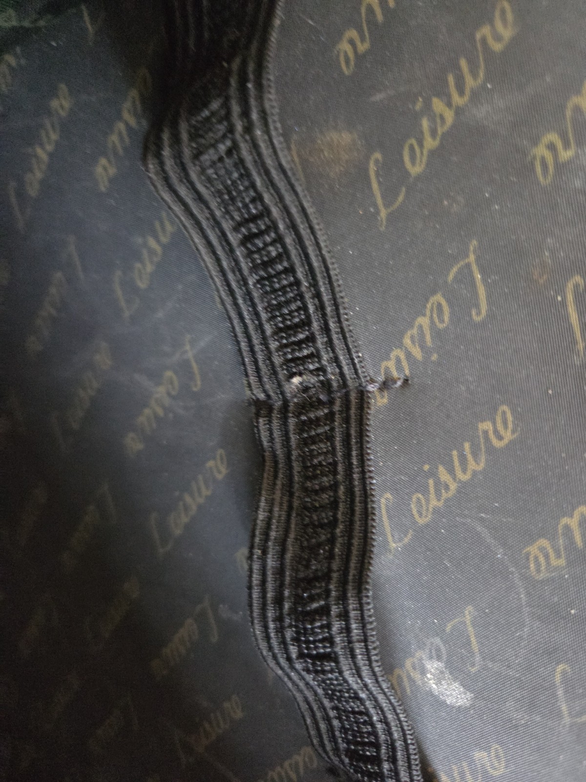 Near Mint Vintage 1980s Leisure Tapestry Train Case Makeup Travel Strap 14″, Vtg