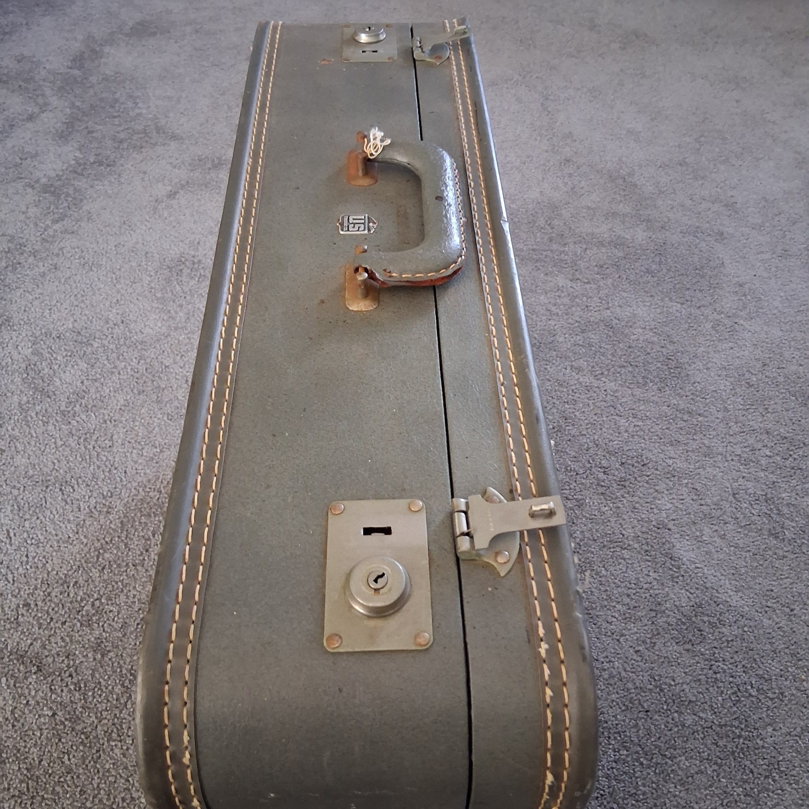 Vintage 1950s US Trunk CO Hardside Travel Suitcase Lined w Logo Accent