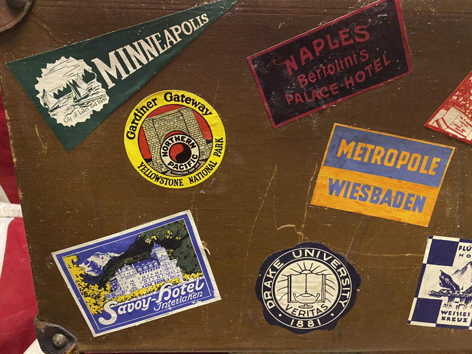 Vintage 1940s Suitcase Luggage Hard Case Great Travel Stickers US/Europe Display