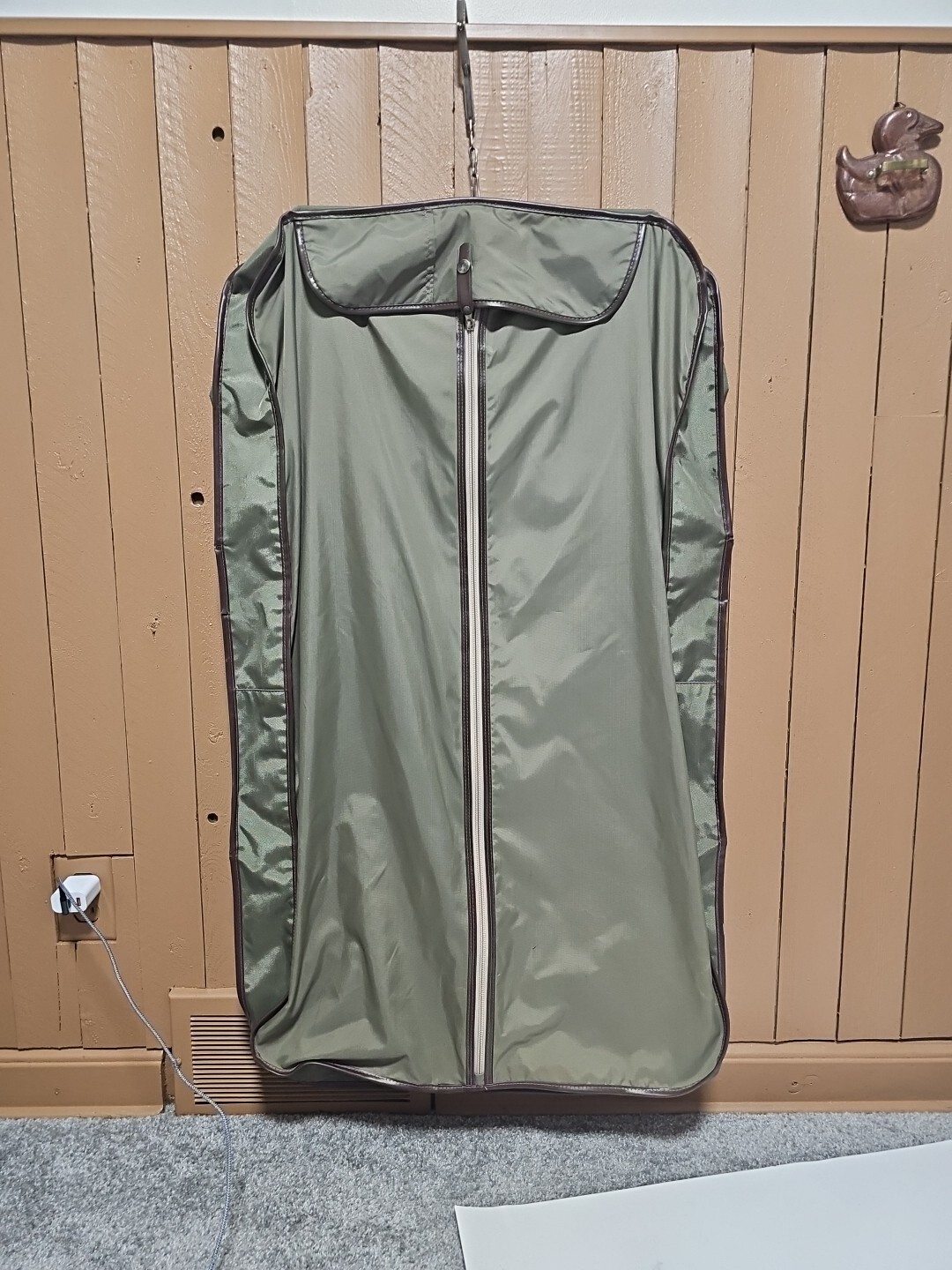 Vintage Samsonite Beautiful Leather Accent Garment Green Bag Luggage.
