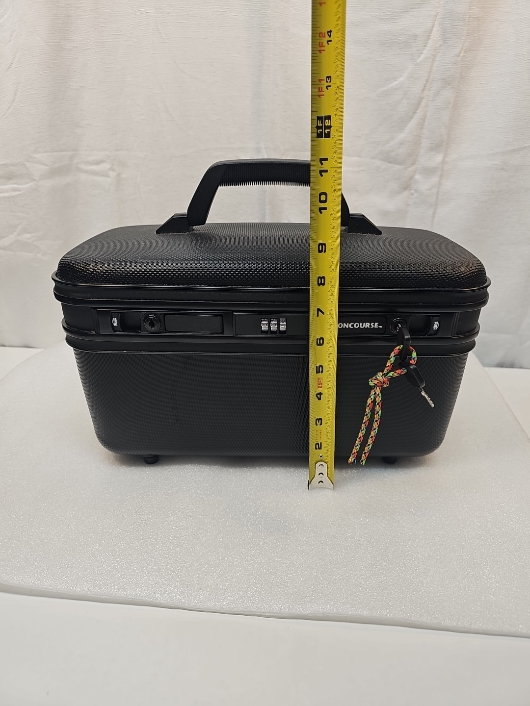 VTG CONCOURSE Black Hard Shell Luggage Train Beauty Case Cosmetic W/KEY2